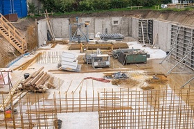 Baustelle Mehrfamilienhaus Bodenplatte