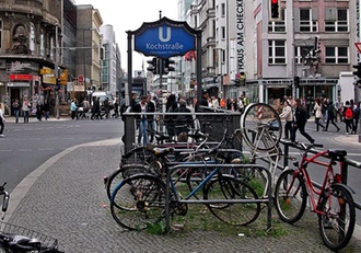 Berlin Kreuzberg Checkpoint Charlie