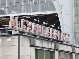 Berlin_Alexanderplatz_Schriftzug