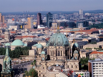 Blick ueber Berlin, mit Berliner Dom und Sony-Center, Deutschland