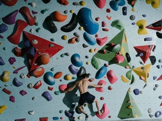 Bouldern Klettern Kletterhalle Mann Challenge