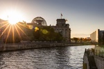 Bundestag Berlin Fluss Sonnenaufgang