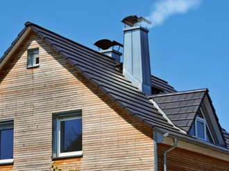 Haus Schornstein verzinkt Dach