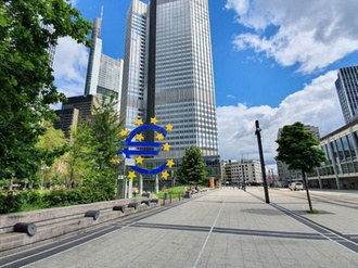 Europäische Zentralbank EZB Eurozeichen Frankfurt Main