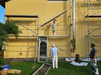 Fassade Sanierung Haus Gerüst Handwerker