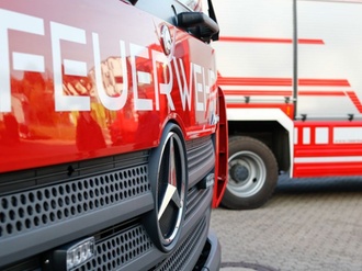 Feuerwehrauto Einsatz Ambulanz Wohngegend