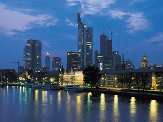 Frankfurt Skyline bei Nacht