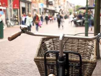 Fußgängerzone Menschen Fahrrad