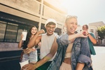 Generation Z GenZ junge Leute Studenten lachen