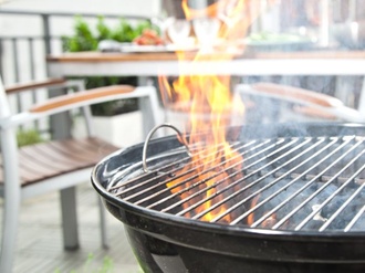 Grillen Dachterrasse Garten Nachbarrecht Nachbarn