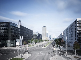 Große Straßenkreuzung in Frankfurt