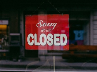 Ladenschließung Schild "Sorry we are closed"