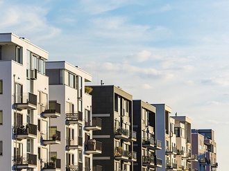 Mehrfamilienhäuser mit Balkon