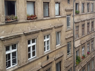 Mehrfamilienhaus Schrottimmobilie Sanierung 