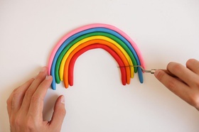Regenbogen LGBTQI Knete Ton modellieren formbar
