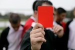 Rote Karte Schiedsrichter Fußball Fehler Foul