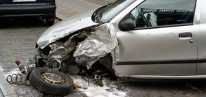 AG Lörrach: Unfall ohne Fahrerlaubnis – Regress der Versicherung