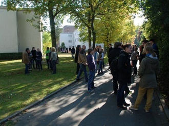 Studenten bei Besichtigung