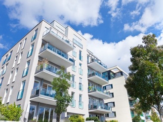 Wohnungen Balkone Apartments Himmel modern Mehrfamilienhaus