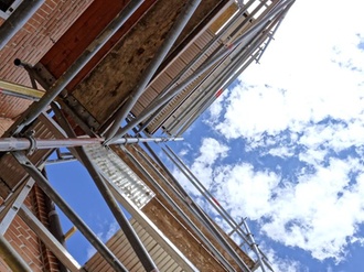 Wohnungsbau Neubau Baustelle Gerüst Himmel